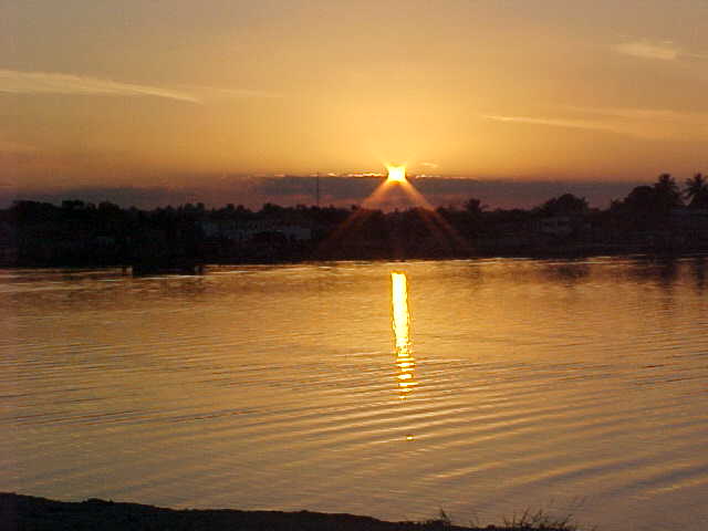 Atardecer en Flores, Petén