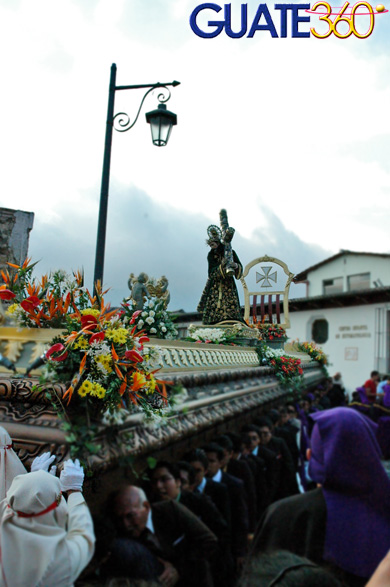 Jesús de la Merced recorriendo calles antigüeñas