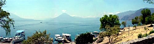 Vista del lago de Atitlán desde Panajachel