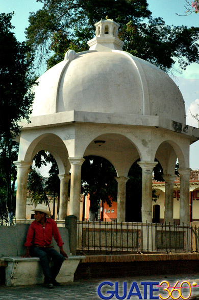 Kiosko en parque de San Pedro Pinula