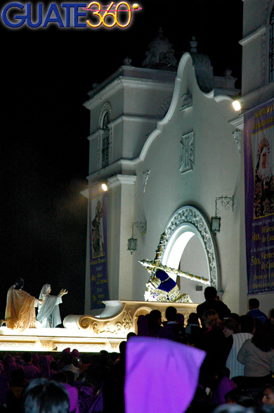 Jesús de la Caída entrando al Templo de "San Bartolo"