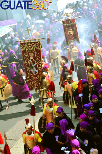 Romanos y estandartes de la procesión de Jesús de los Milagros