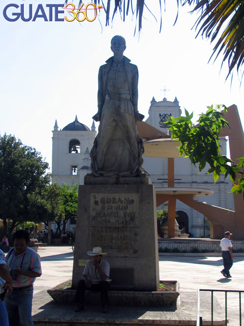 Monumento a Manuel Tot