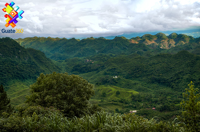 Montañas de Alta Verapaz en camino a Semuc Champey