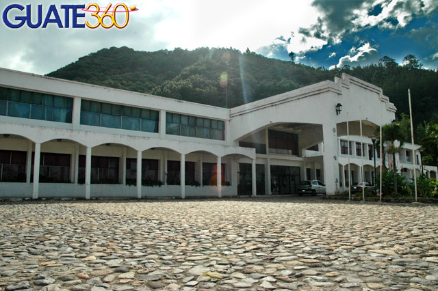 Fachada del Hotel El Gran Chortí