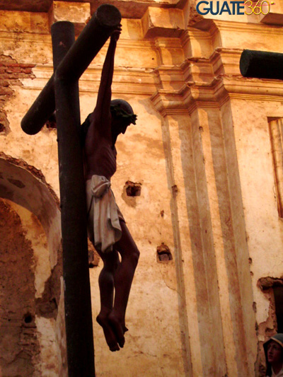 Asombrosa imagen de Cristo Crucificado