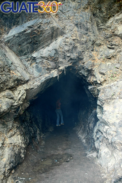 Ingreso a la gruta principal