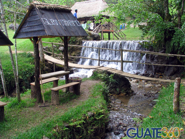 Cascada del río
