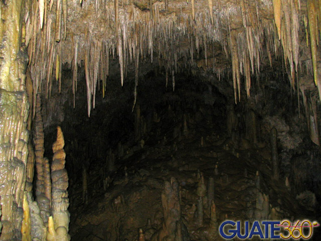 Montaña de estalactitas
