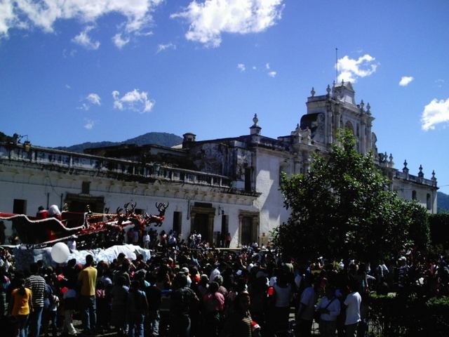 Desfile Navideño en Antigua Guatemala