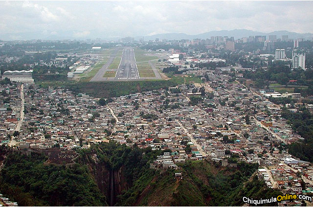 Aeropuerto Internacional La Aurora