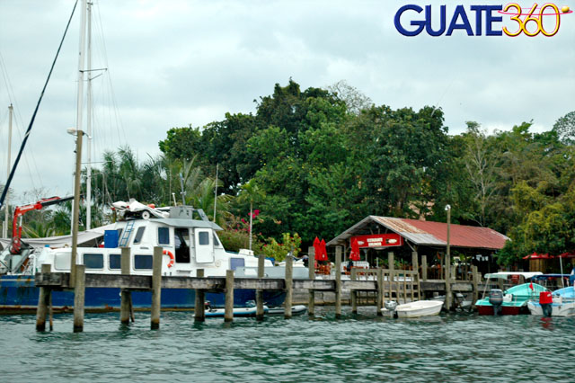 Marina en el Río Dulce