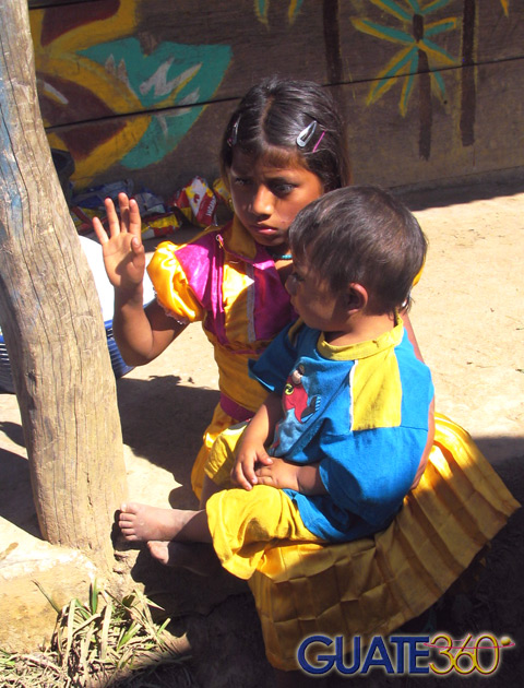 Niños sentados