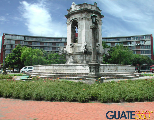 Plaza España y Fuente de Carlos III
