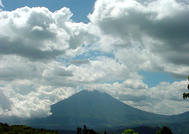 Volcán desde la laguna