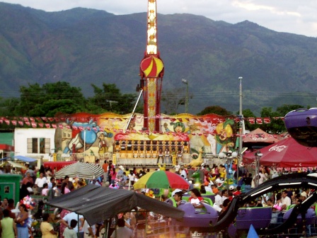 ESPLENDOROSO CAMPO DE FERIA