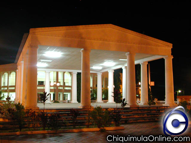 Templo a Minerva de Noche en Chiquimula