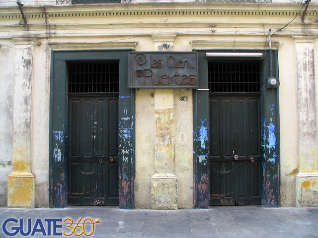 Las Cien Puertas