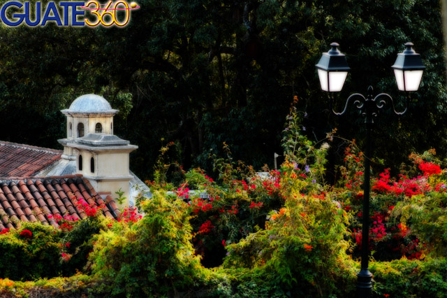 Cúpula y farol antigüeño