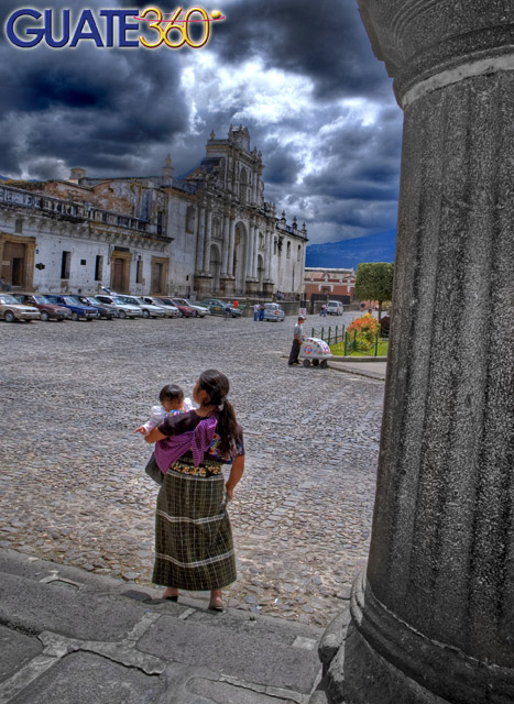 Mujer en la Antigua Guatemala