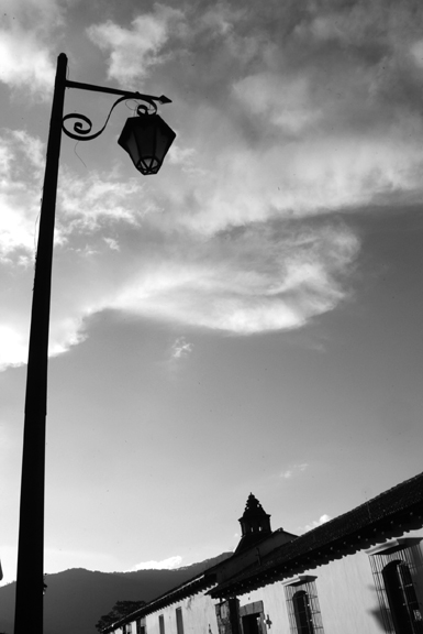 Farol colonial en la Antigua Guatemala