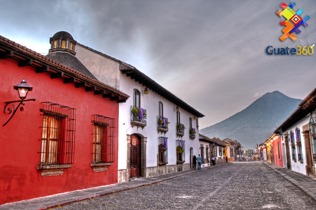 El Volcán de Agua vigila a La Antigua Guatemala