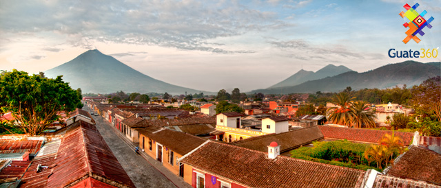La Antigua Guatemala amaneciendo