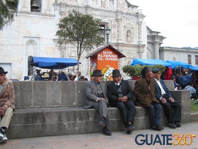 Quetzaltecos con más tiempo de ser jóvenes