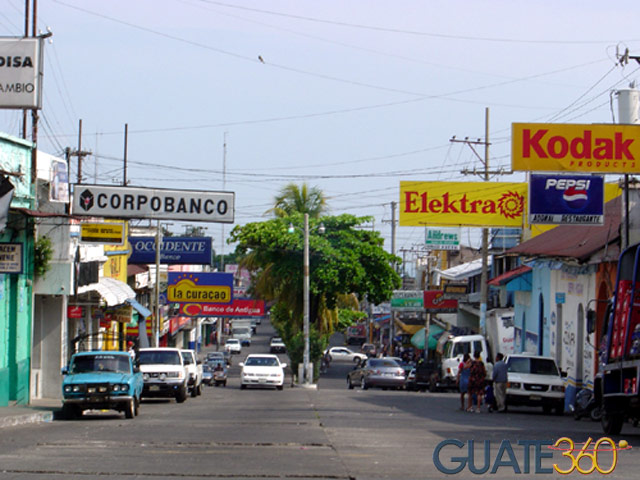 Calle hacia la estación del tren