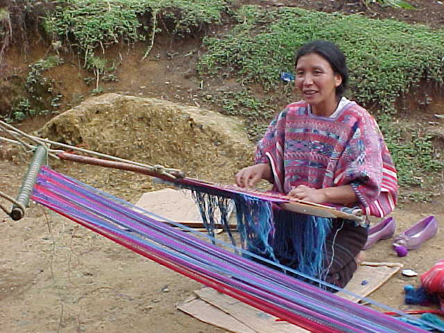 TEJEDORA DE SAN JUAN ATITAN, HUEHUETENANGO