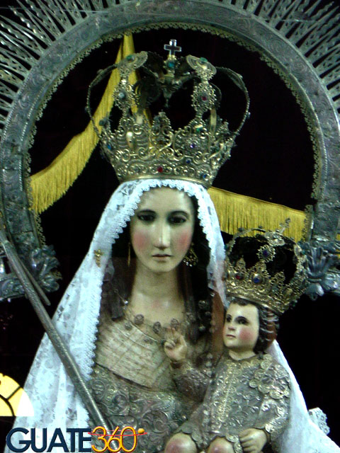 Vista más cercana de la Virgen de Chiantla