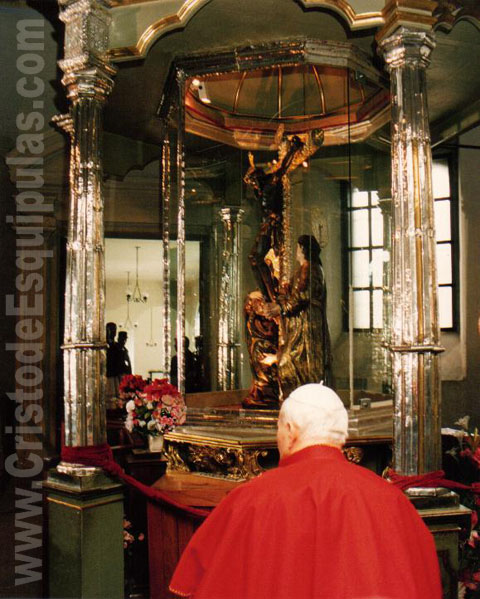 SS Juan Pablo II ante el Señor de Esquipulas