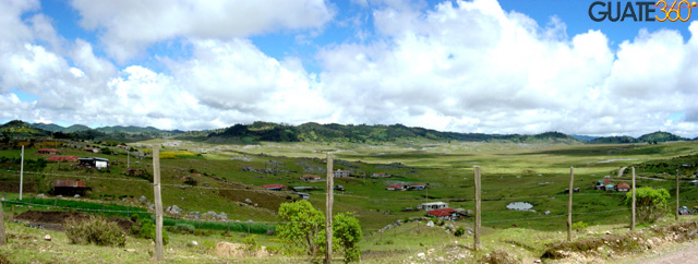 Panorámica de una planicie en Paquix