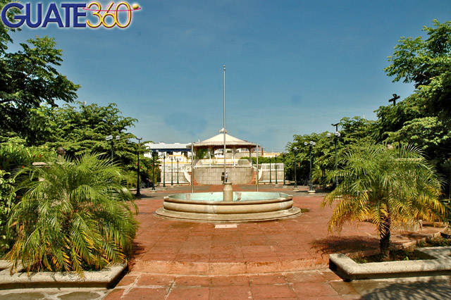 Fuente en parque central de Zacapa