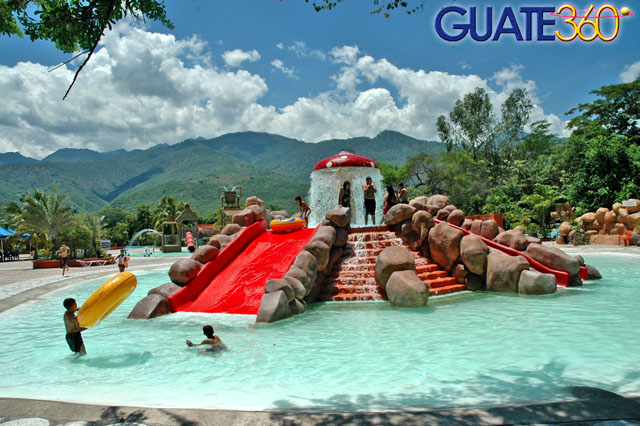 Juego acuático infantil