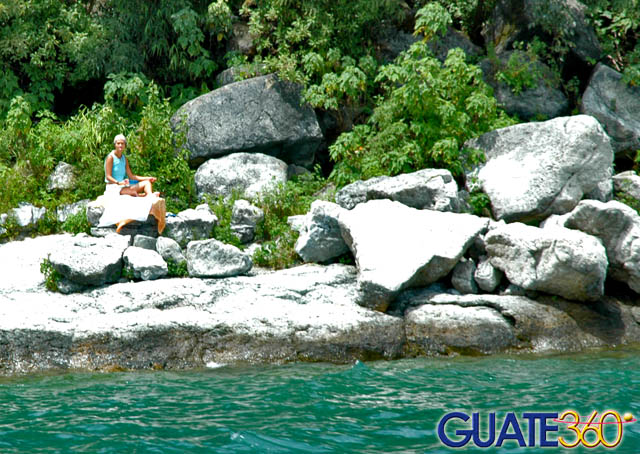 Meditando en San Marcos la Laguna