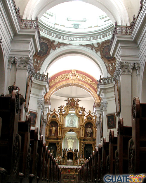 Nave central de la Iglesia de Nuestra Señora de las Mercedes